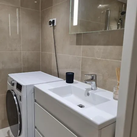 Apartament Modern In